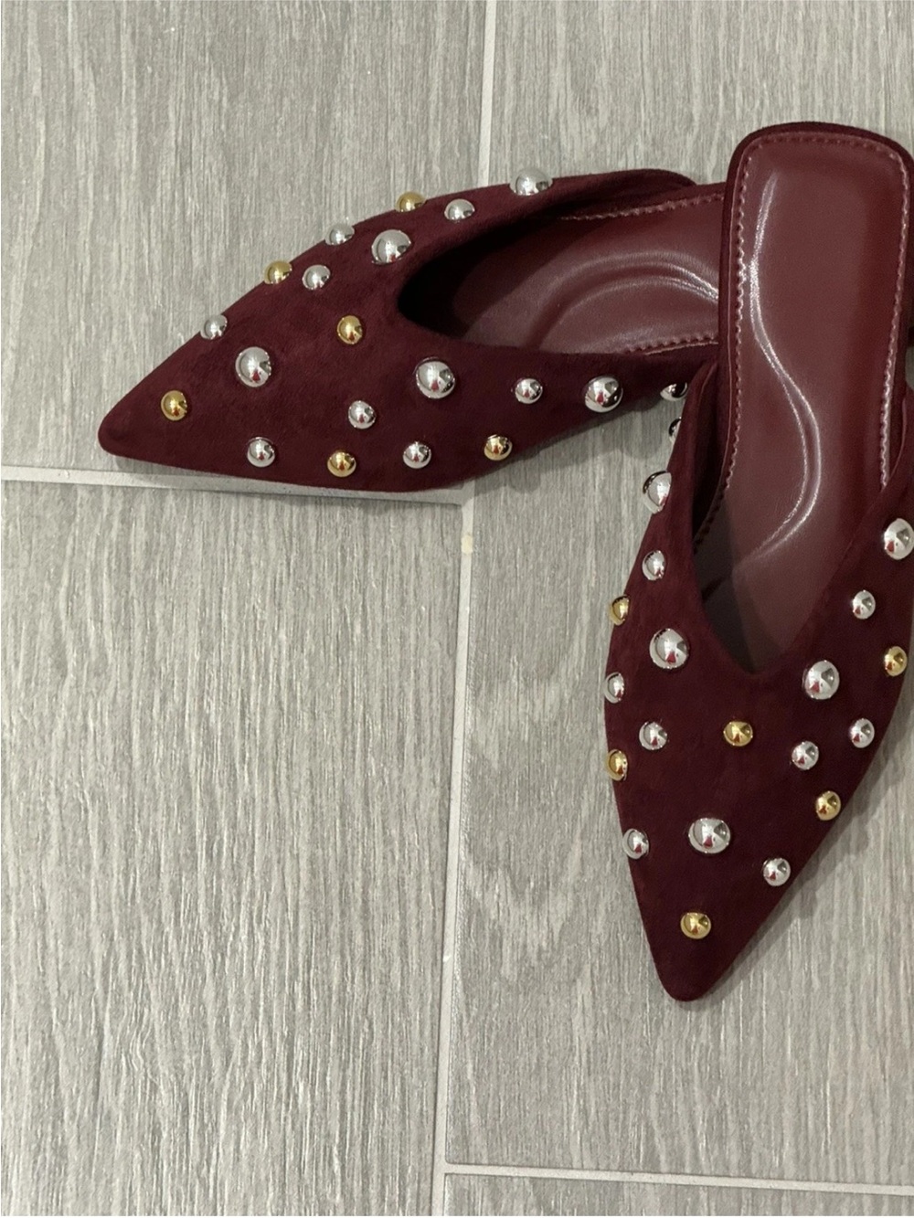 SHEIN Burgundy Pointed-Toe Studded Slip-On Mules - Picture 3 of 4